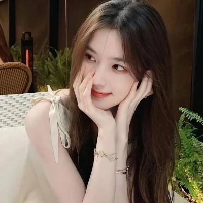 人气爱豆机场牵手女助理，后援会发声明，长达一周引热议